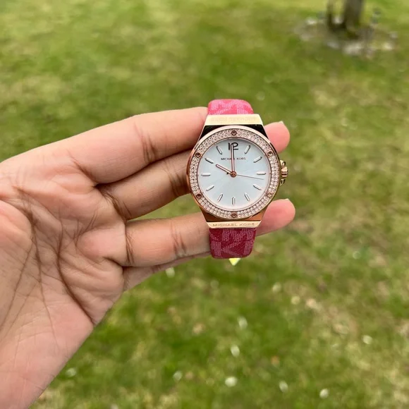 Michael KORS Lennox Pavé Rose Gold-Tone and Logo Watch  display picture 3